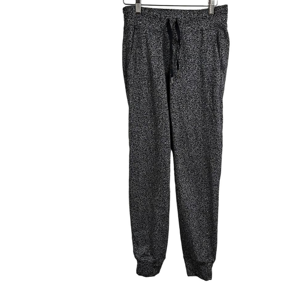 Lululemon Women's Printed Joggers size 4 Black and White‎